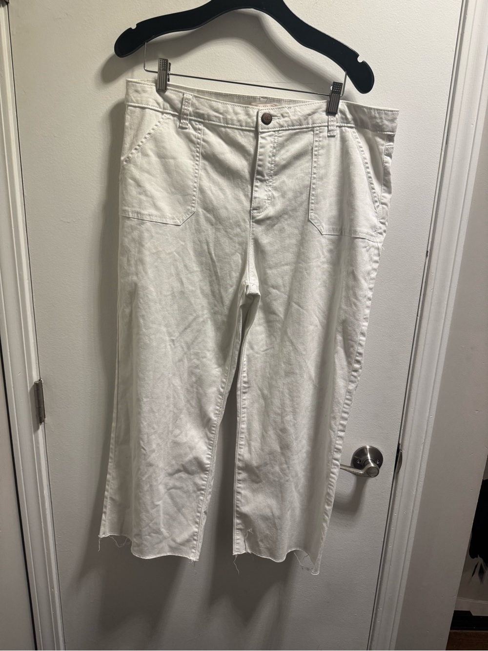 *LC Lauren Conrad White Cropped Wide-Leg Jeans